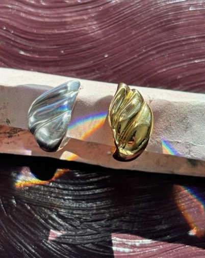 Stine A - Velvet Single Ørering - Guldfarvet 